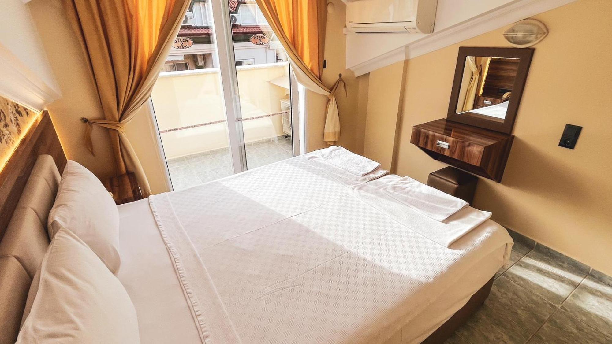 Ozlem 2 Apart Hotel Marmaris Ngoại thất bức ảnh